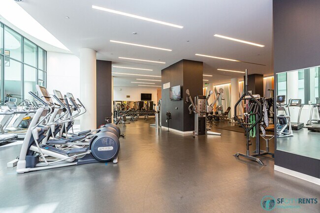 Building Photo - Rincon Hill: Bright & Spacious Condo w/ A/...