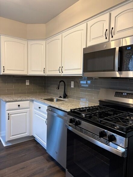 Building Photo - 3746 Windsor Dr