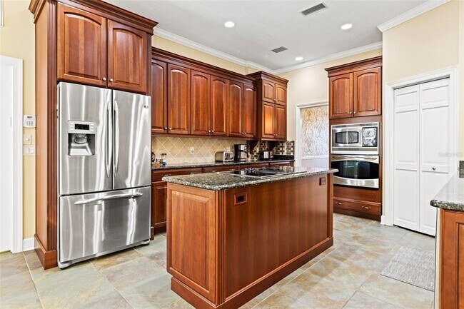 Building Photo - 6445 Renwick Cir