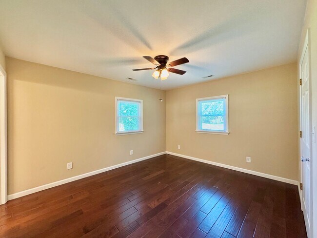 Building Photo - The Home You’ve Been Searching For!