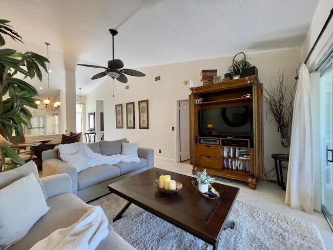 Building Photo - 202 Cypress Point Dr