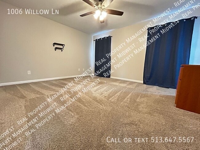 Building Photo - 1006 Willow Ln