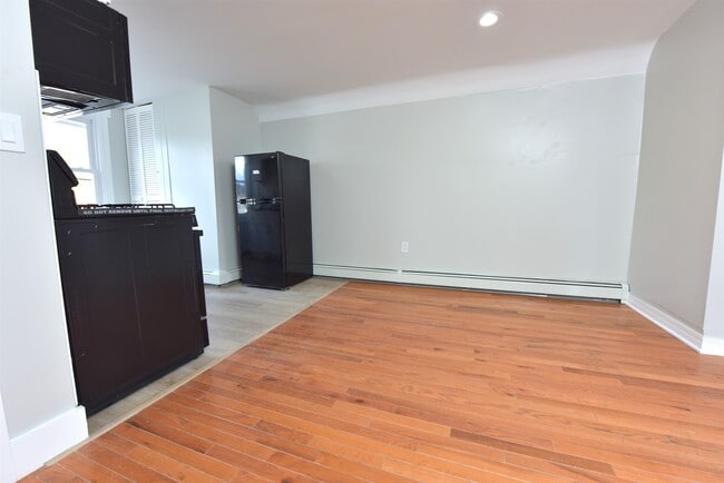 Building Photo - 173 Watson Ave