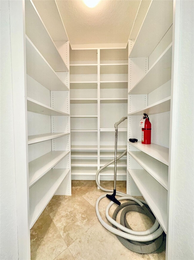 Building Photo - 2669 Center Ct Dr