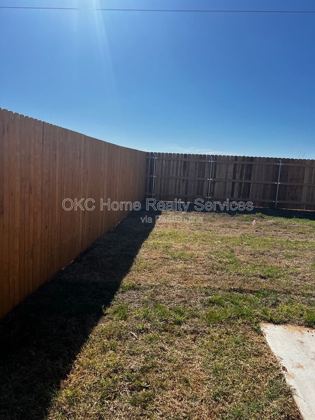 Building Photo - 16201 Harvester