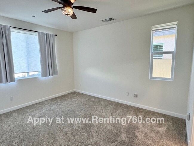 Building Photo - Picturesque Home In 55+ Desert Vista Community!