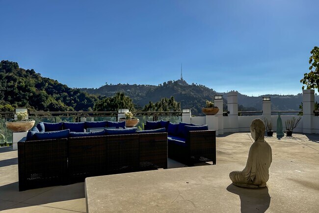 Building Photo - 11470 Dona Evita Dr