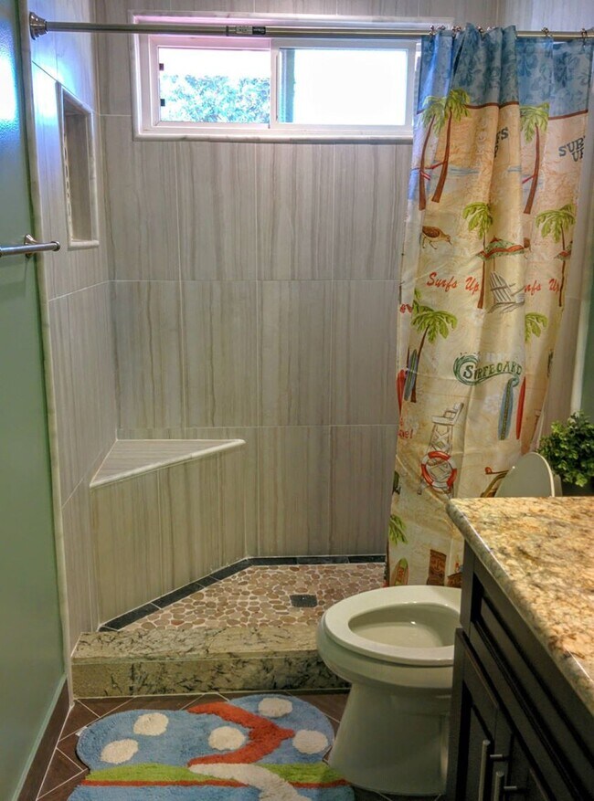 Building Photo - 15672 S Myrtle Ave