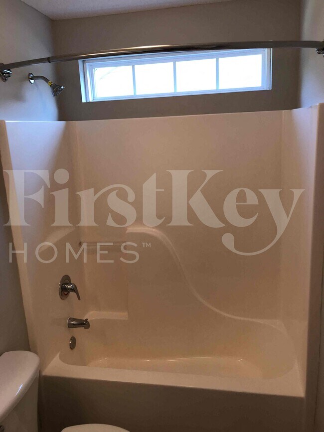 Building Photo - 120 Pointer Dr