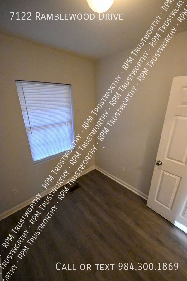 Building Photo - 7122 Ramblewood Dr