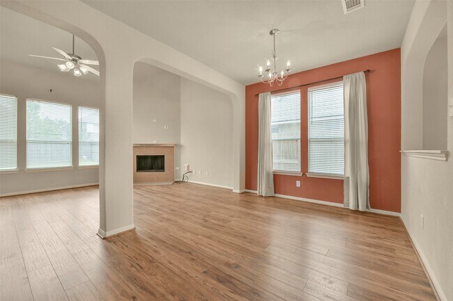 Building Photo - 1120 Lasso Ct