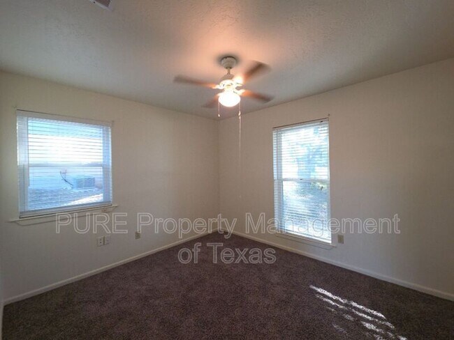 Building Photo - 304 McClendon Dr