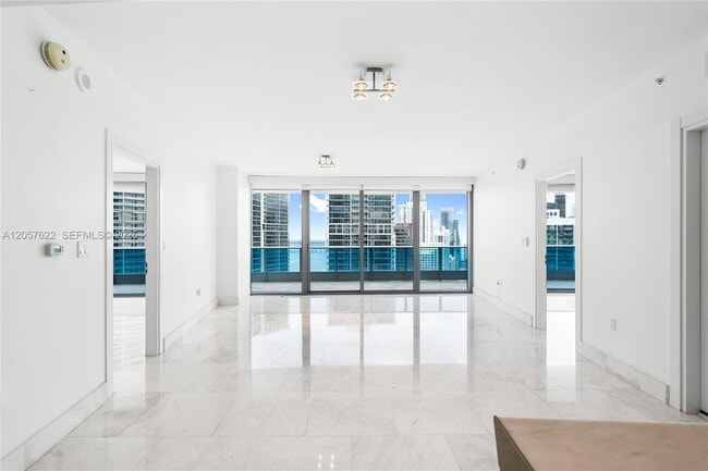 Building Photo - 200 Biscayne Blvd Way