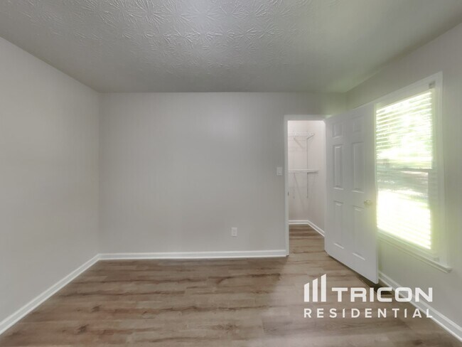 Building Photo - 325 Cypress Ln