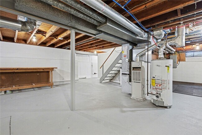 Building Photo - 534 Glenview Ct