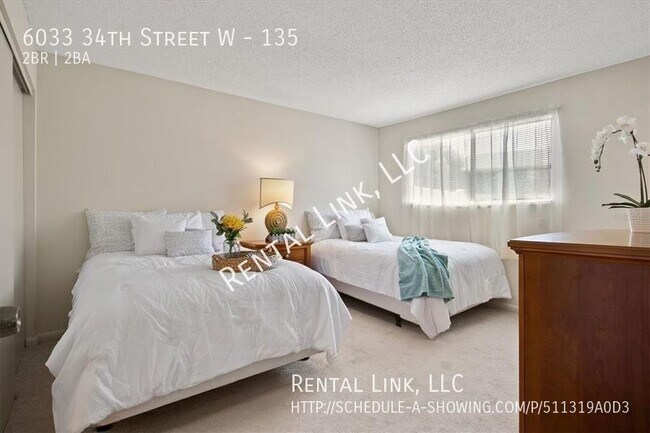 Building Photo - 2 Bedroom Condo in Harbor Pines for Rent!