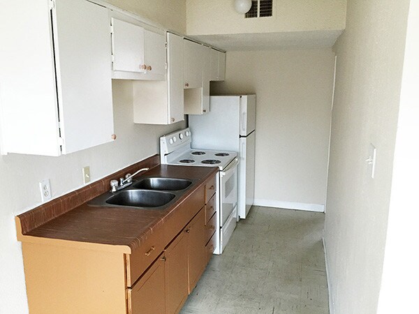 Building Photo - 1135 Whitaker Dr