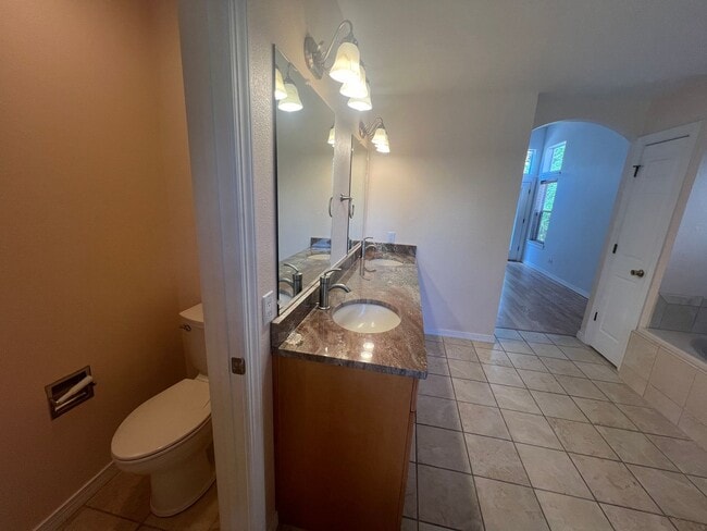 Building Photo - 3 Bedroom Home Available in Tanoan Near Ac...