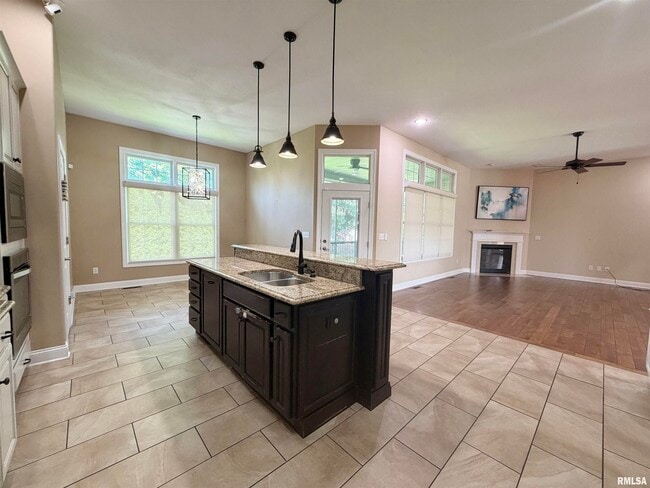 Building Photo - 1805 Blue Stone Dr