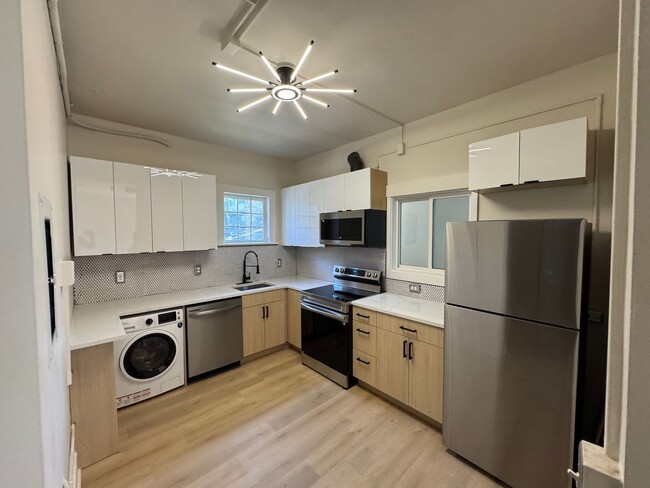 Building Photo - 1bd/1ba Seattle House
