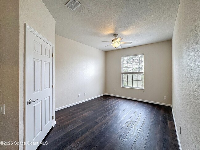 Building Photo - 3848 Lexmark Ln