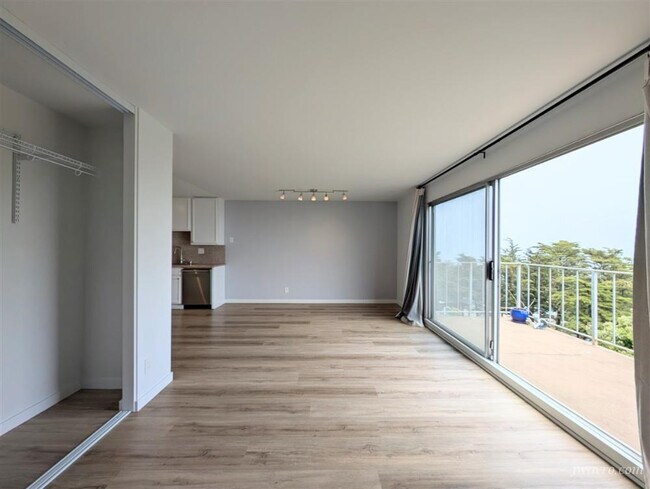 Building Photo - 160 Gardenside Dr
