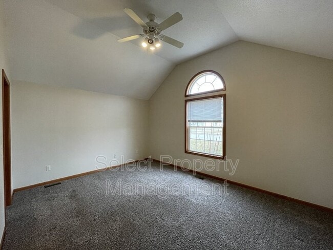 Building Photo - 9608 Yuma Dr