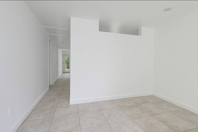 Building Photo - 9340 SW 24th St
