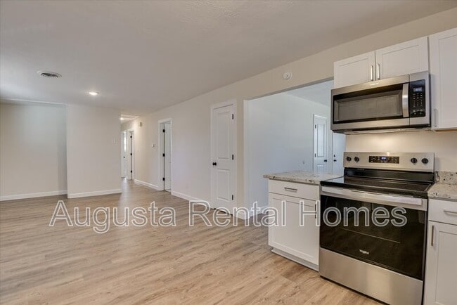 Building Photo - 2336 Prague Ct