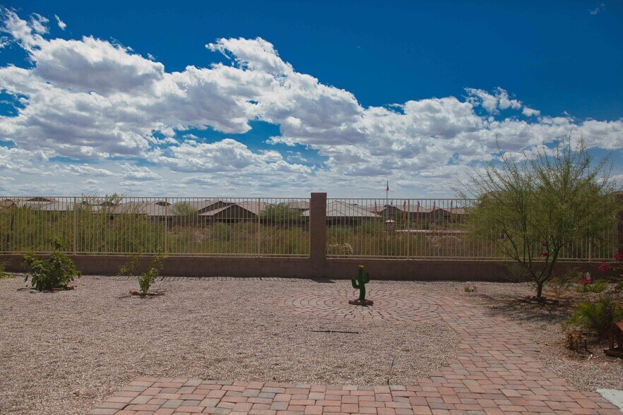 Building Photo - 7856 S Bonanza Park Dr
