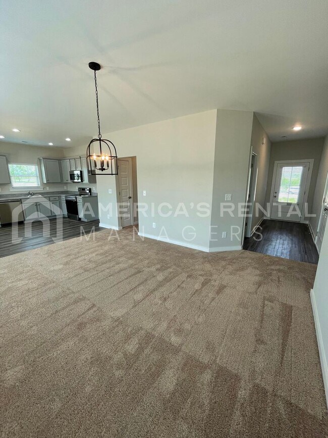 Building Photo - Home for Rent in Eva, AL!!! View with 48 Hours Notice!