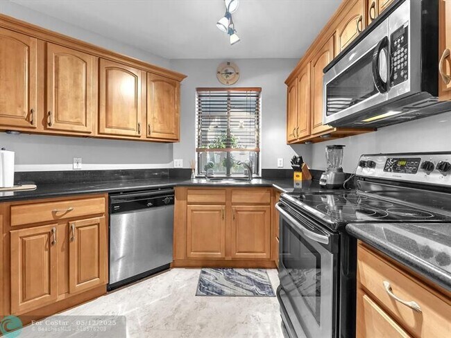 Building Photo - 5234 Europa Dr