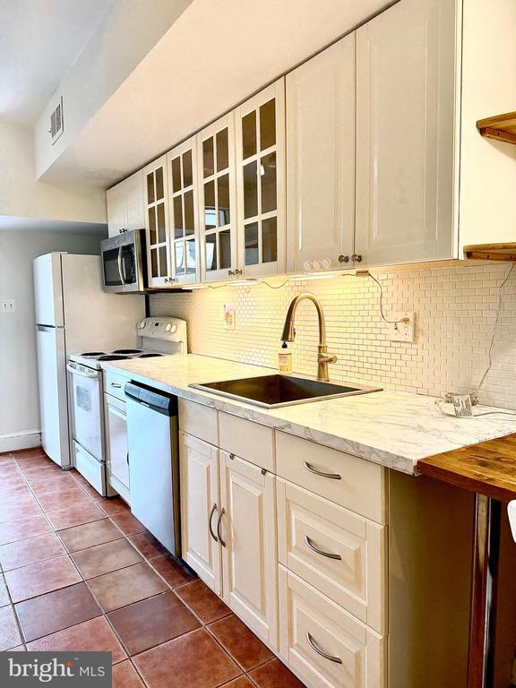 Building Photo - 1412 A St SE