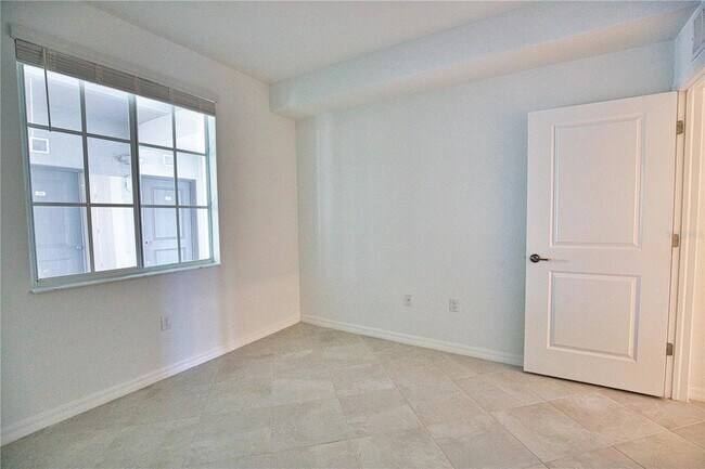 Building Photo - 12280 Wellen Golf St