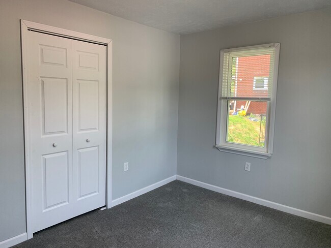 Building Photo - 800 Mill St