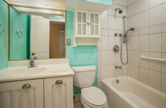 Building Photo - 923 Jeffery Ct