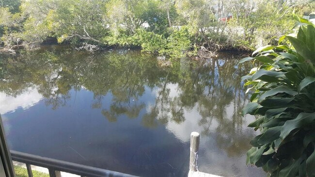 Building Photo - 1401 NE 57th Pl