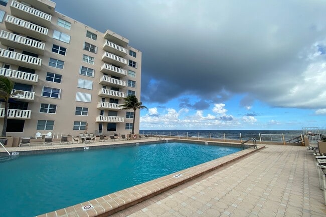 Building Photo - 3450 S Ocean Blvd