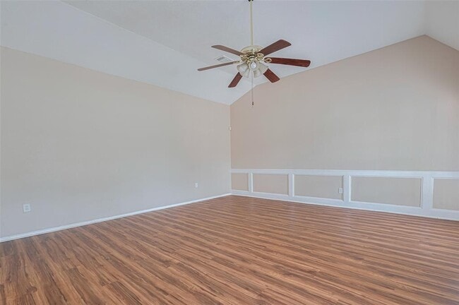 Building Photo - 15827 Beechnut St
