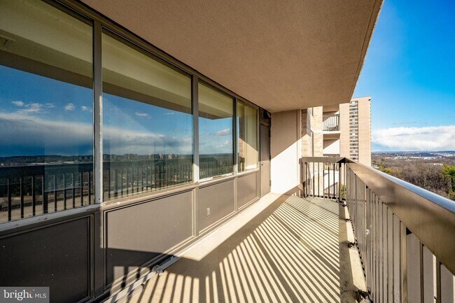 Building Photo - 3709 S George Mason Dr