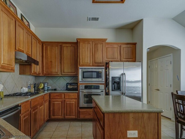Building Photo - 1720 Harvest Bend Ln