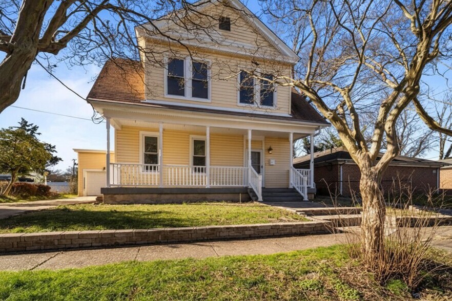 Building Photo - 3027 Grandy Ave