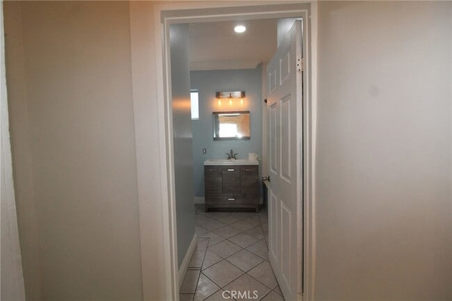 Building Photo - 2078 Harrison Ave