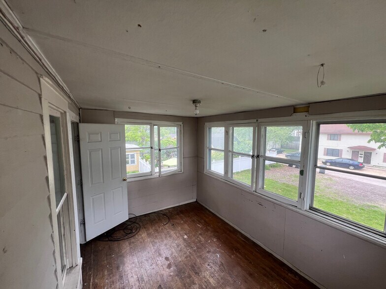 Building Photo - 1205 Mississippi St