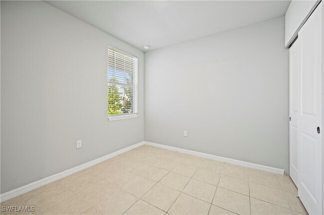 Building Photo - 43744 Cattleman Dr