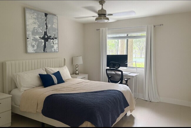 Building Photo - 9215 SW 141st Pl