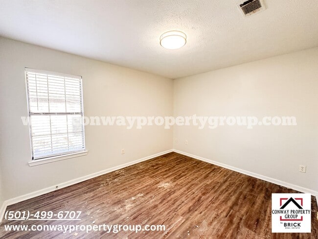 Building Photo - 1440 Pyramid Dr