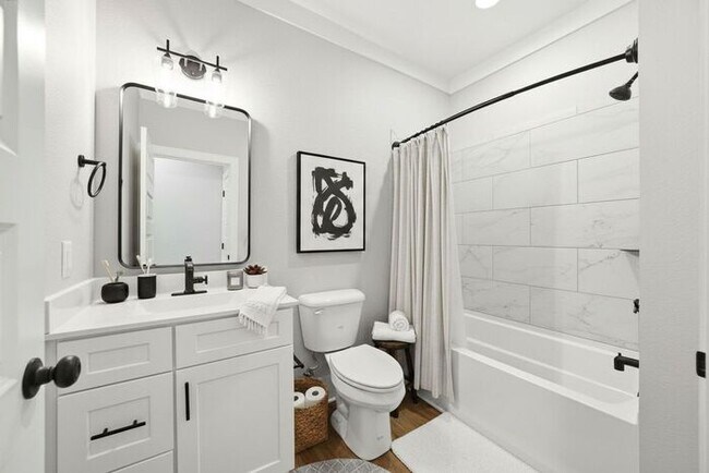 Building Photo - One-Level Living with Private Garage, Feels Like Home, Not an Apartment