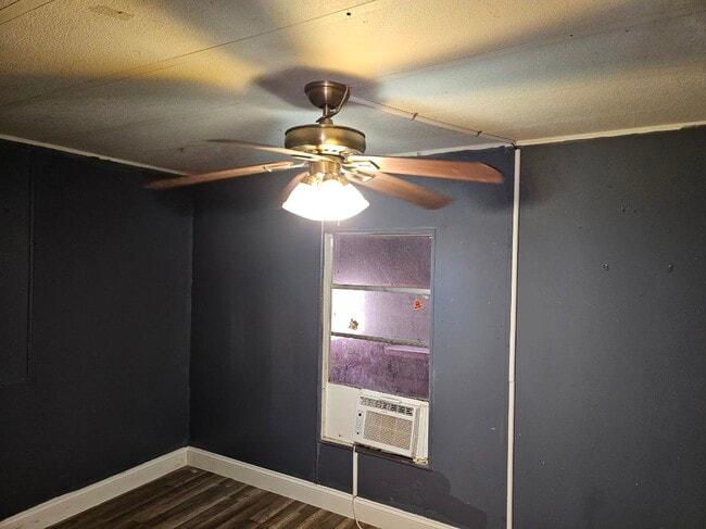 Building Photo - 7566 Peyraud Dr