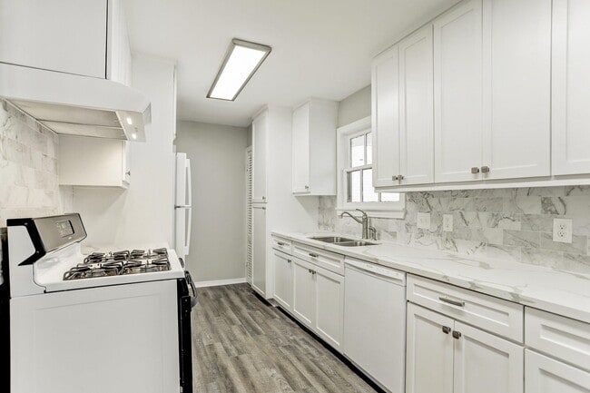 Building Photo - 3911 Law St